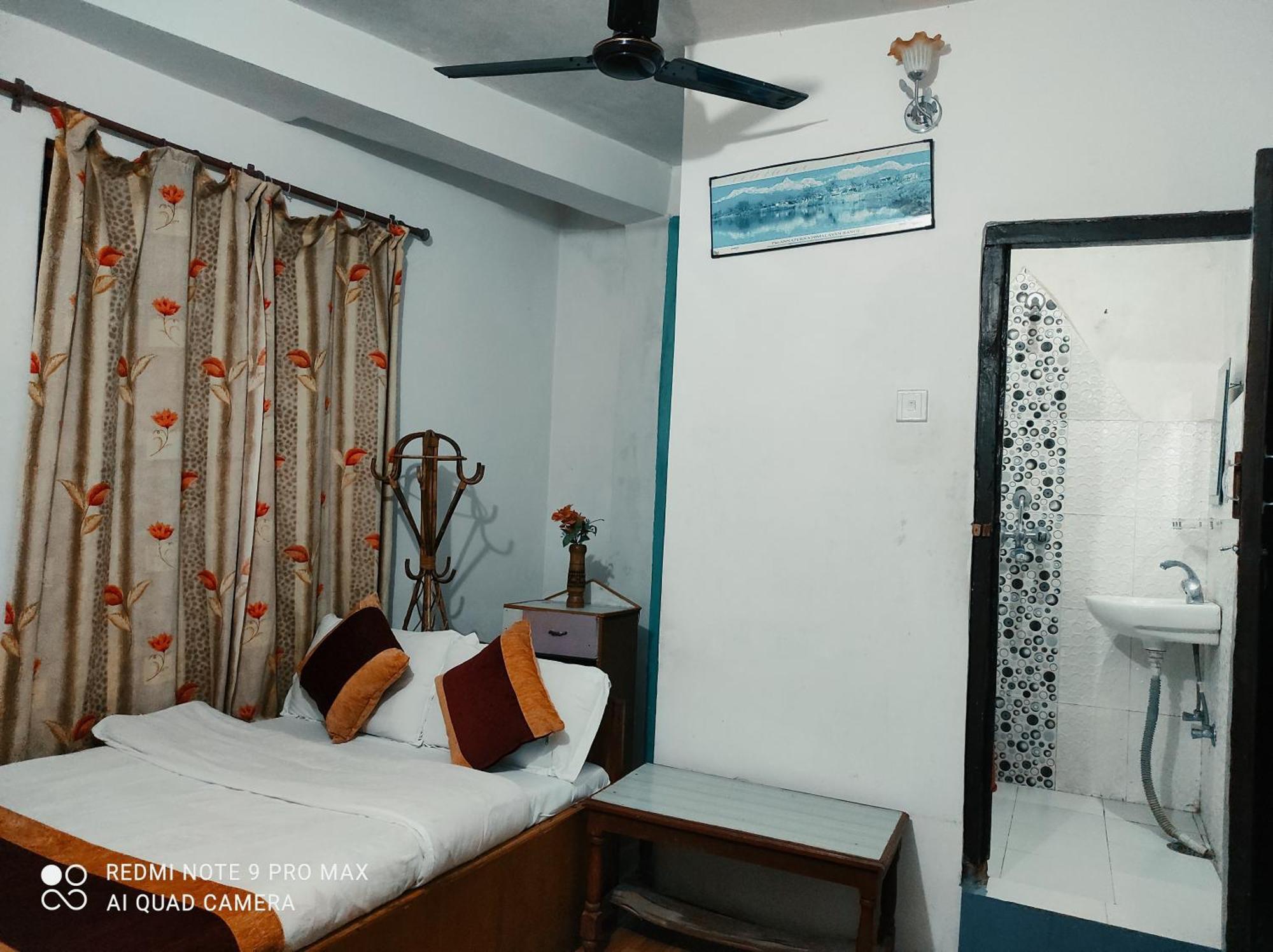 Lake View Lodge Sarangkot بوكْرا الغرفة الصورة