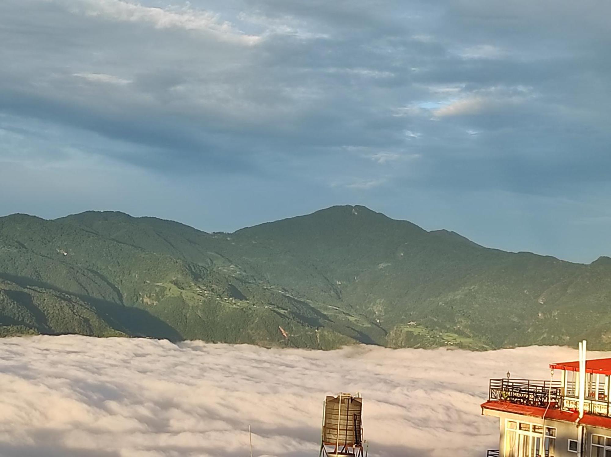 Lake View Lodge Sarangkot بوكْرا المظهر الخارجي الصورة