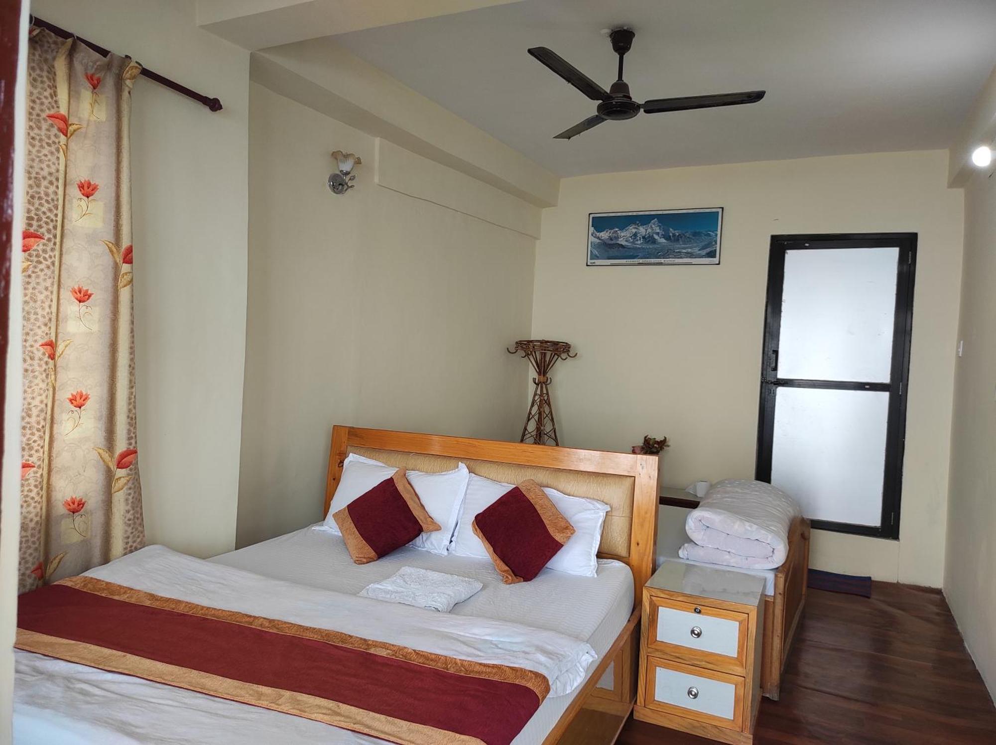 Lake View Lodge Sarangkot بوكْرا الغرفة الصورة