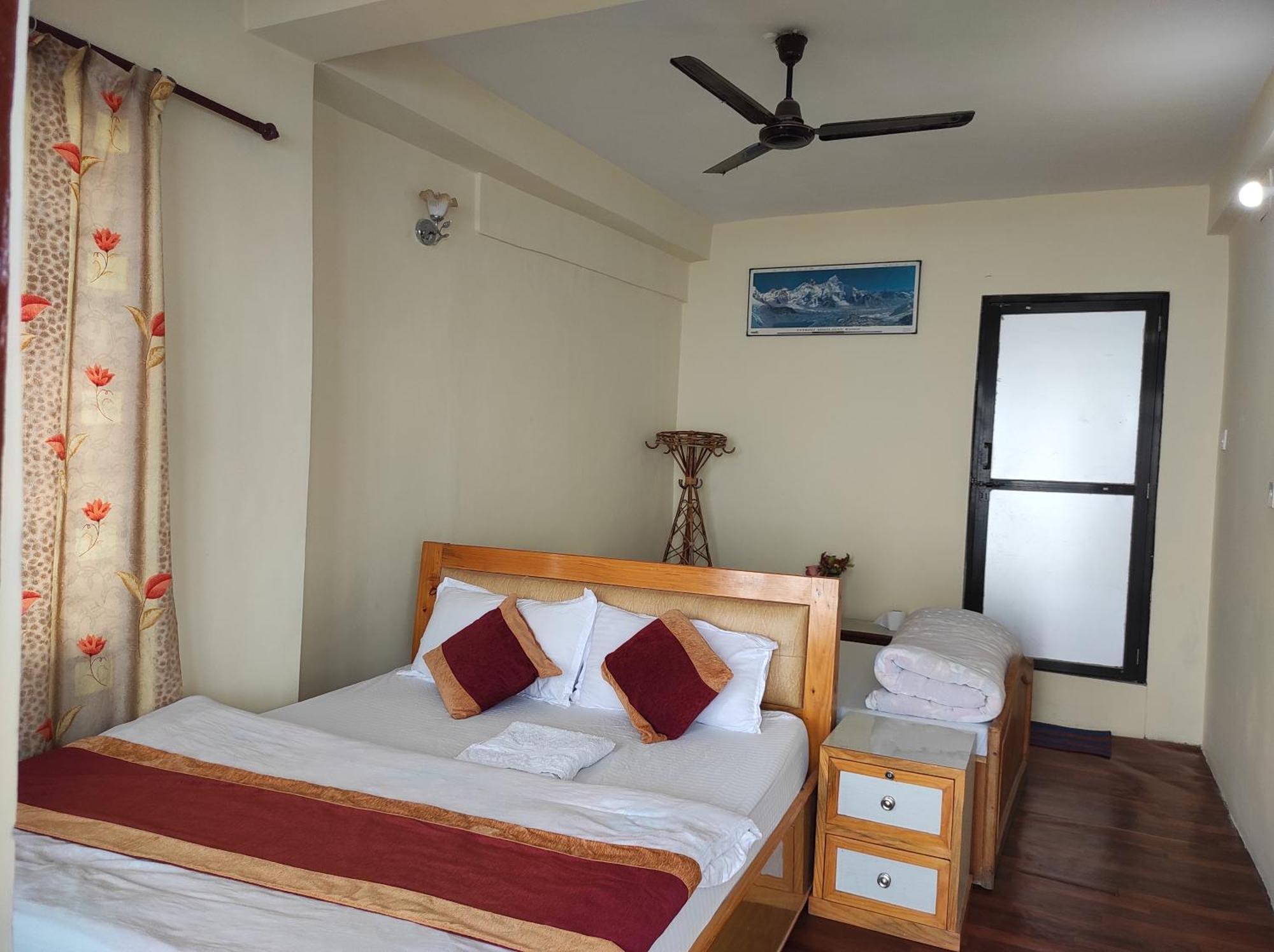 Lake View Lodge Sarangkot بوكْرا الغرفة الصورة
